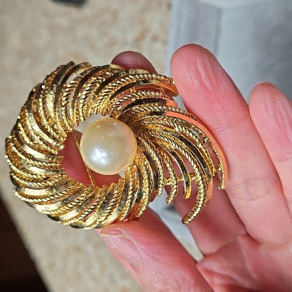 Elegant Gold and Silver Brooch Pin / Necelace Pedant  Set Of 3 - Picture 8 of 16